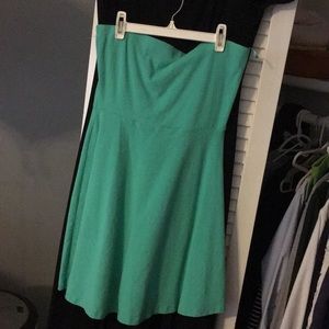 Green strapless dress